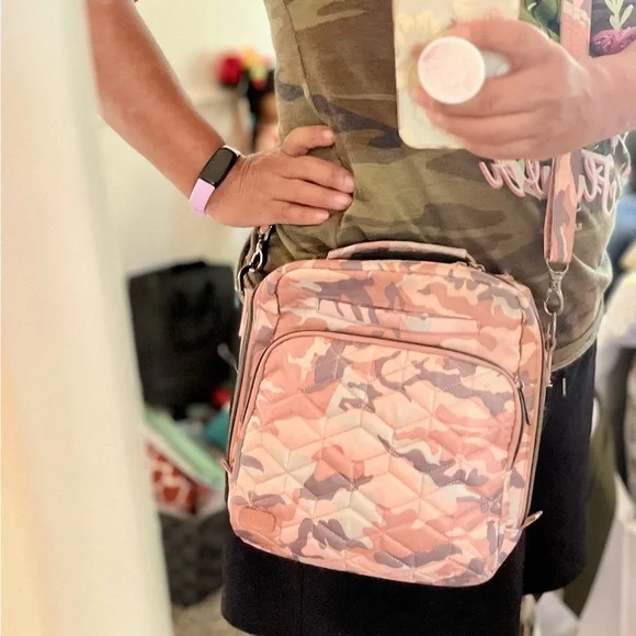 Lug Ranger Pink Camo purse - Picture 3 of 13